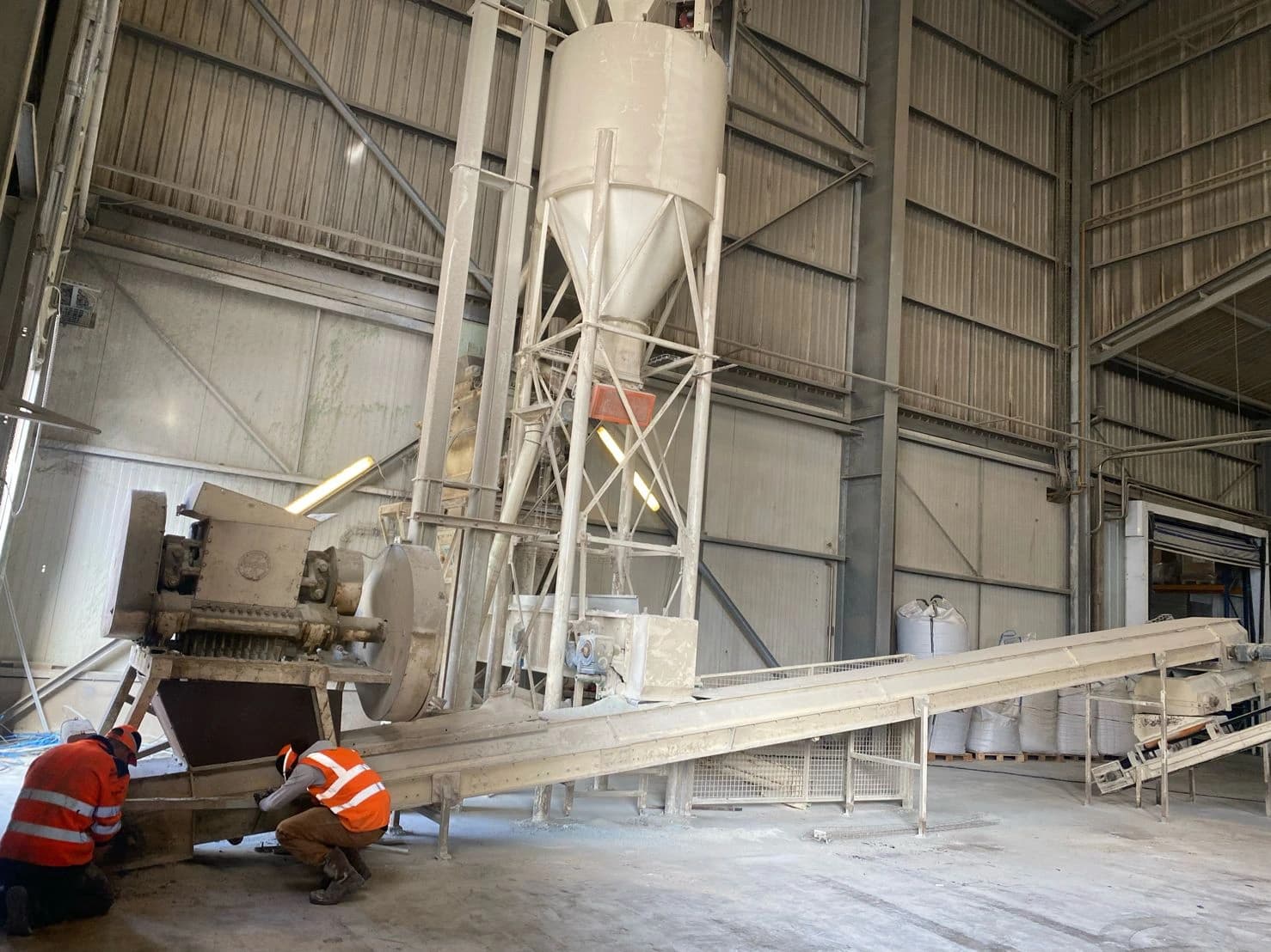 Adapter la méthode au marché - Le procédé ne change pas seulement avec la matière, mais aussi avec l'univers du chantier : industriel, naval, ferroviaire, génie civil ou tertiaire.